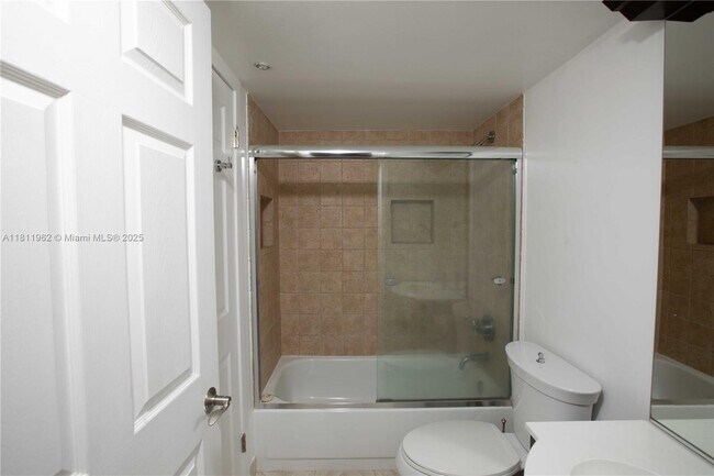 Building Photo - 770 Claughton Island Dr