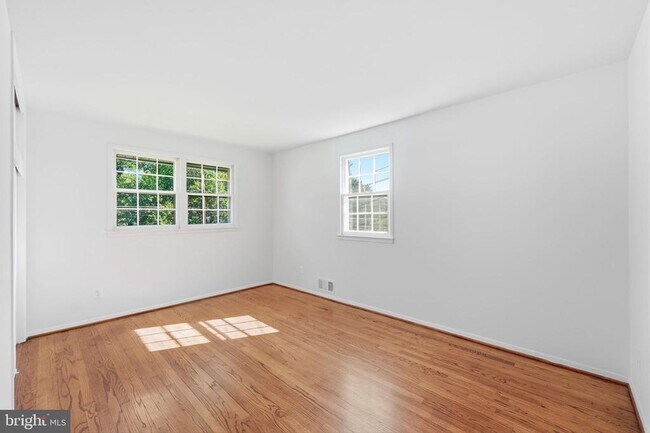 Building Photo - 8009 Gosport Ln