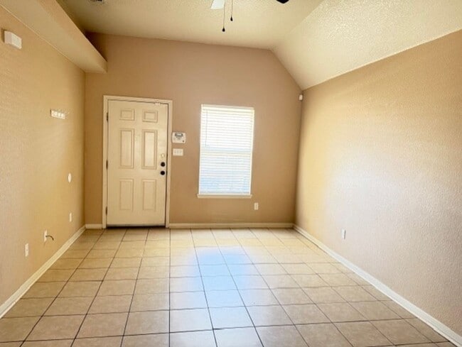 Building Photo - 3606 Littleleaf Dr