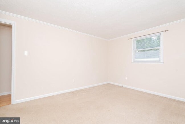 Building Photo - 60 Killdeer Ave