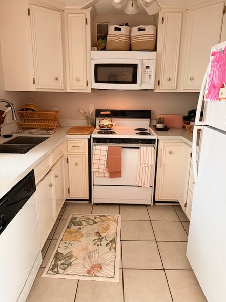 Building Photo - 4117 Stanford St