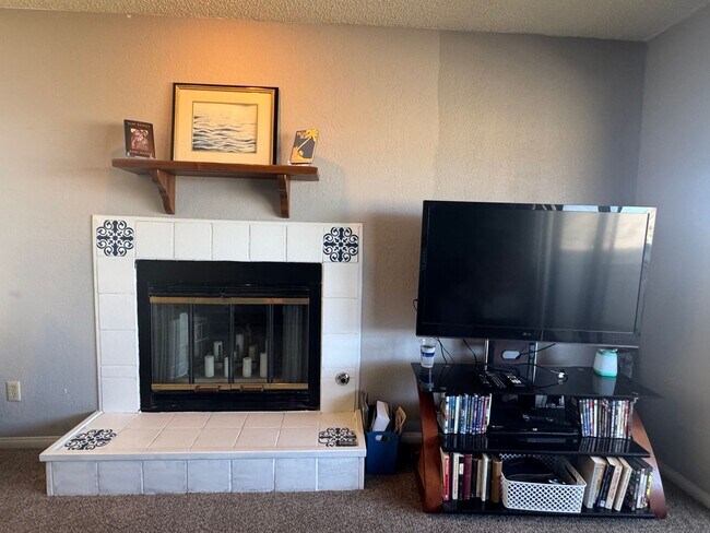 Building Photo - FURNISHED 2BR CONDO w/Utilities Water View Gated NO STAIRS