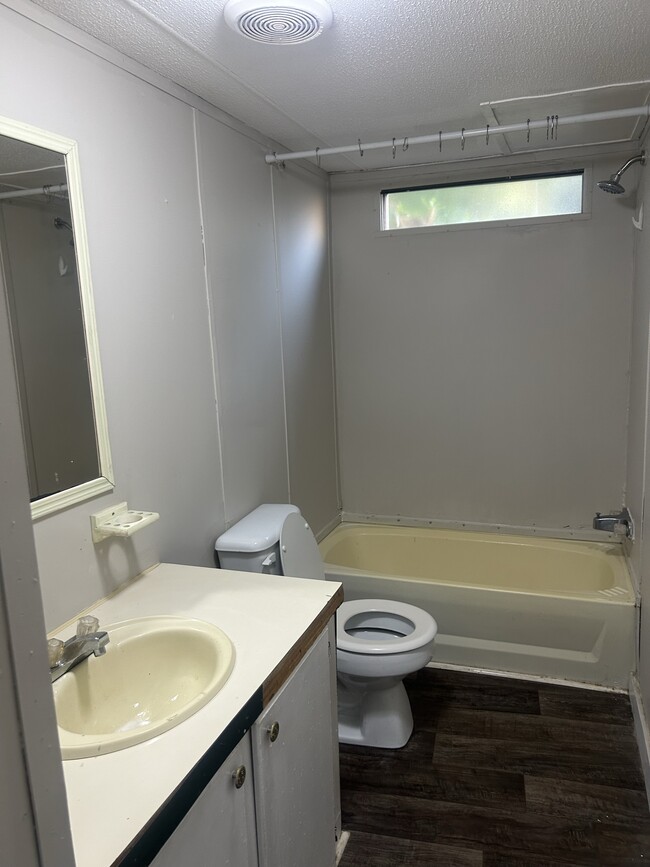 Building Photo - 1670 Q T Todd Dr