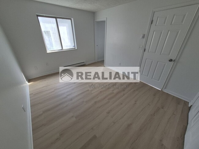 Building Photo - 922 Highland Ave