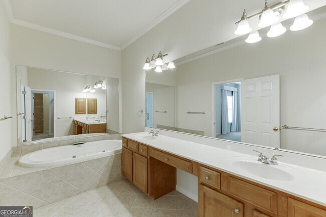 Building Photo - 7565 Grand Reunion Dr