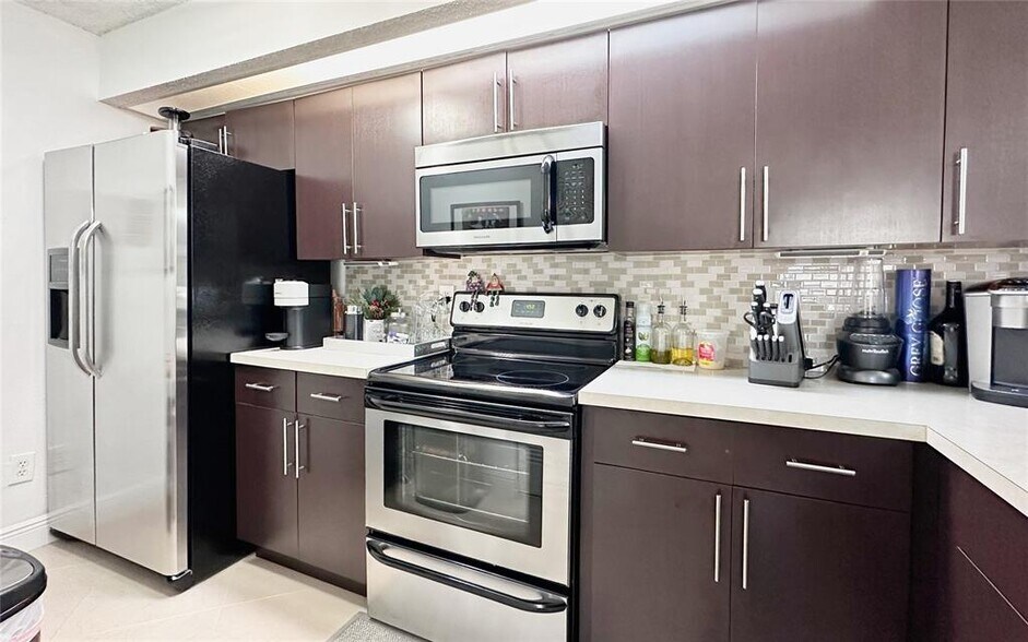 Building Photo - 18870 NW 57th Ave