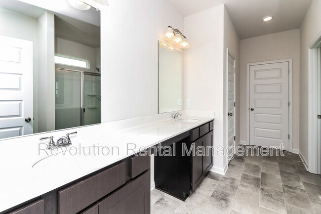 Building Photo - 415 Sierra Pt