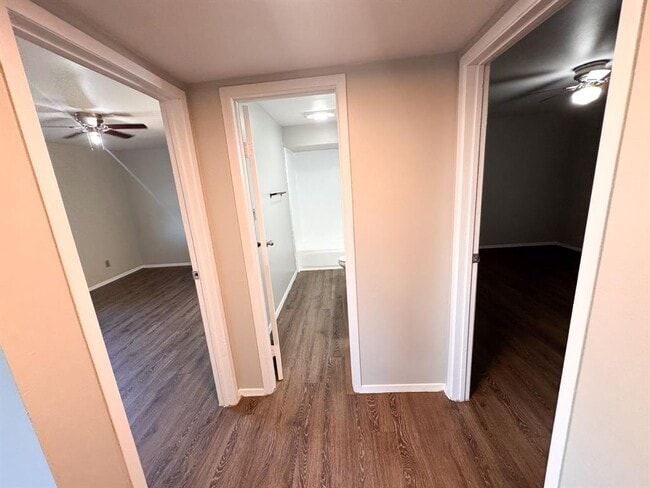 Building Photo - 1050 FM970