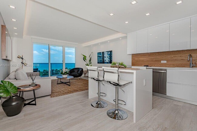 Building Photo - 2301 Collins Ave