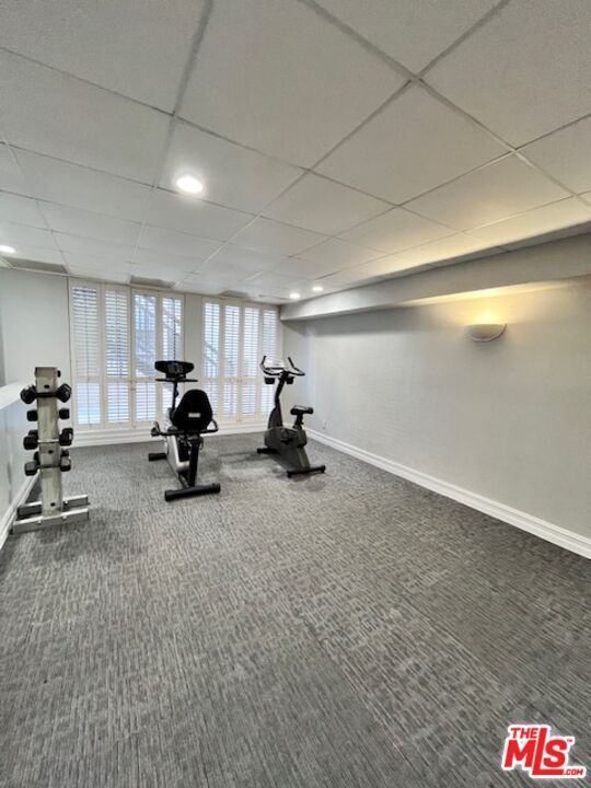 Building Photo - 906 N Doheny Dr