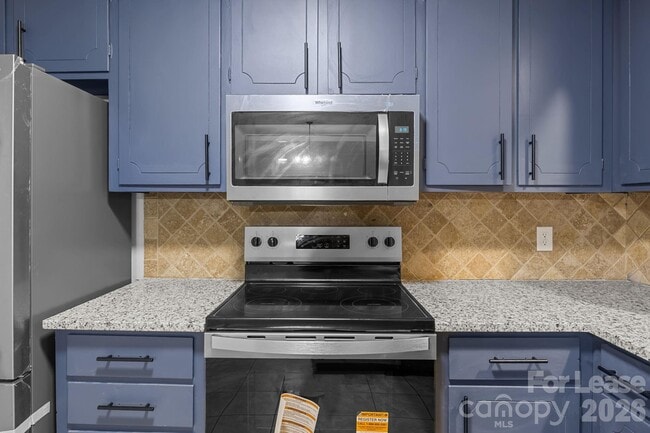 Building Photo - 5300 Hickory Ln