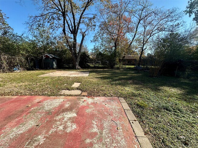 Building Photo - 9834 Denning Dr