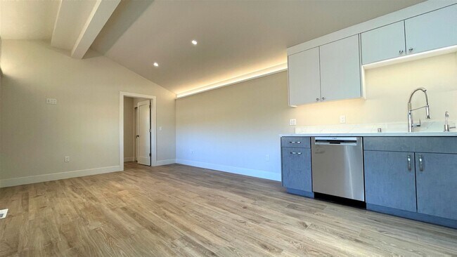 Building Photo - 2BD/2BA Sunnyvale Modern Home Near Apple Campus