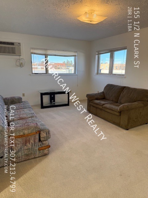 Building Photo - 155 1/2 N Clark St-