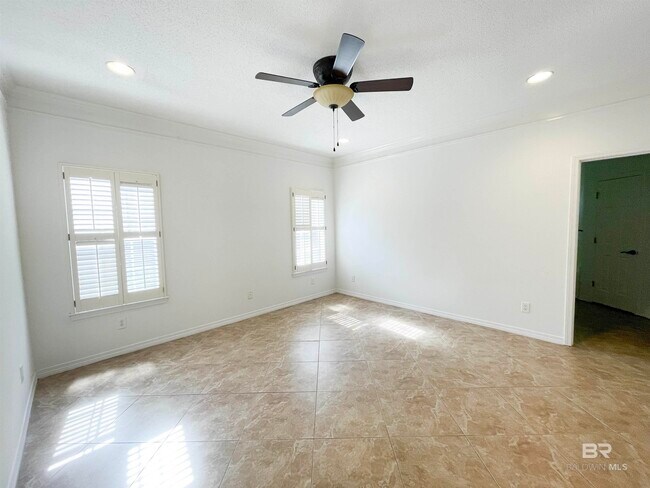 Building Photo - 30442 Middle Creek Cir