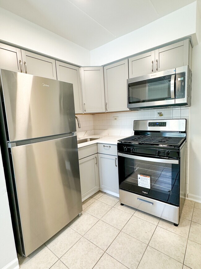 Building Photo - 4544 River Rd