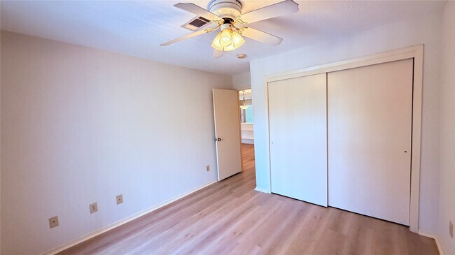 Building Photo - 10555 Turtlewood Ct