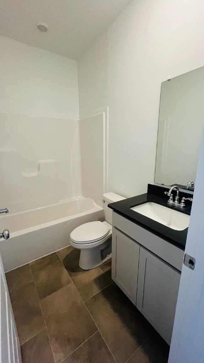 Building Photo - "Charming 3-Bedroom Home with 2 Full Baths in Picturesque Danville – 1,673 Sq Ft of Comfort Awaits!"