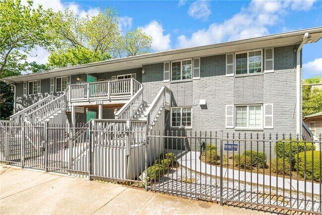 Primary Photo - 210 Sampson St NE