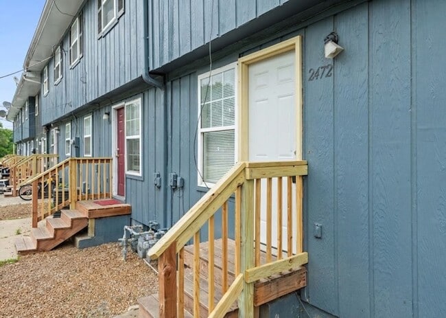 Building Photo - Summer Special! Spacious 3BR Townhome with New Upgrades + $250 Off First Month’s Rent