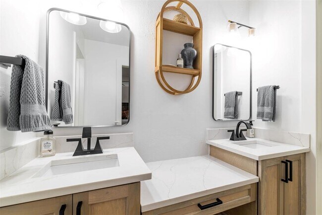 Building Photo - 4824 NW 73rd St