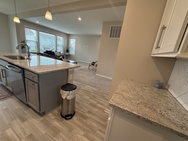 Building Photo - 6964 Briarcliff Ct