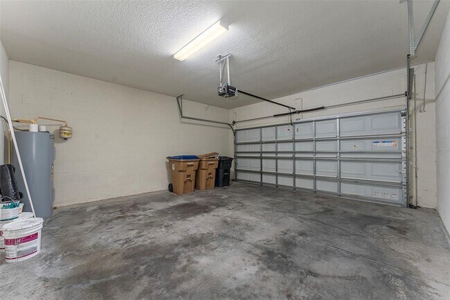 Building Photo - 2756 Mead Ave