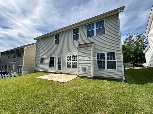 Building Photo - 4 Bed 2.5 Bath in Old Stone Crossing