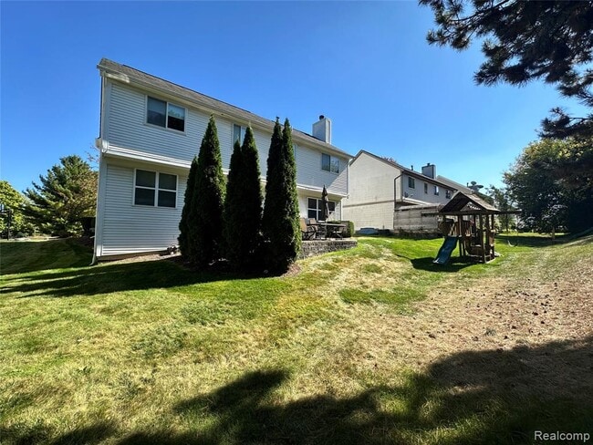 Building Photo - 2609 Huntington Dr