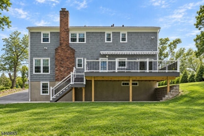 Building Photo - 801 Mountain Ave