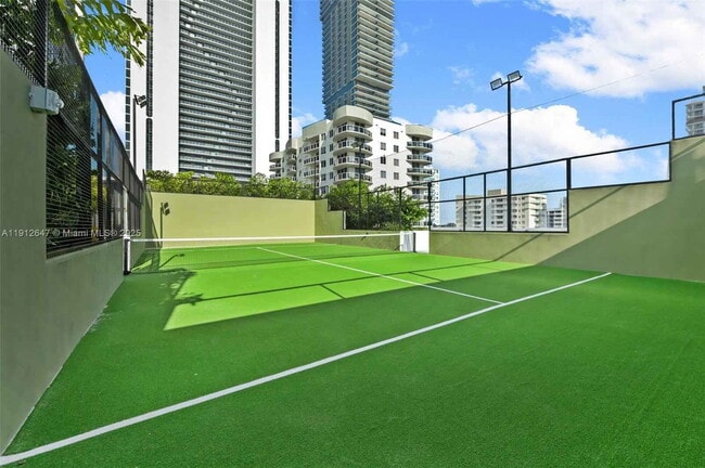 Building Photo - Northeast 24th Street, Miami, FL 33137 - 2 BR 2 BA condo