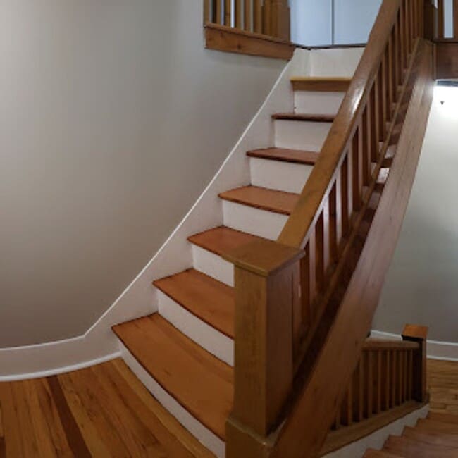 Building Photo - COMING SOON! Fully Renovated 3BR Multi-Level Home with New Appliances