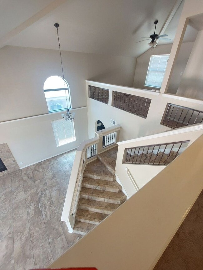 Building Photo - 3 bedroom 2 bathroom beautiful rental ! Available November