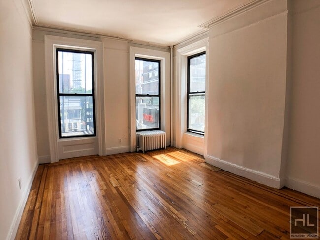 Building Photo - 171 E 88th St