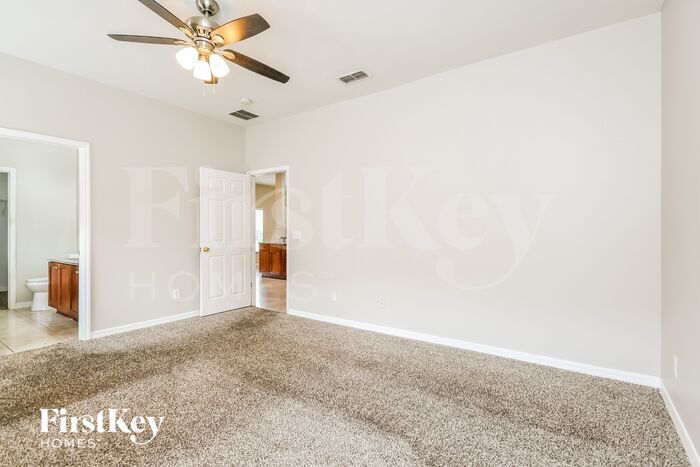 Building Photo - 503 Haywood Ln
