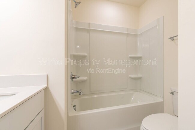 Building Photo - 1556 Cedar Tree Dr