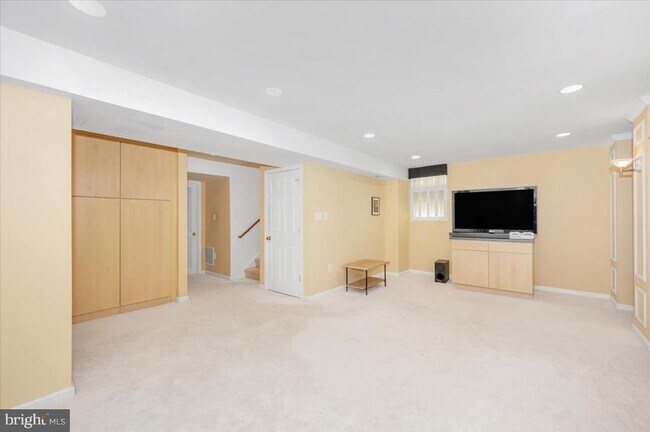 Building Photo - 18921 Fountain Hills Dr