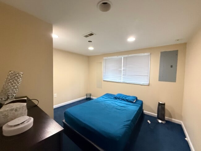 Building Photo - 8714 Edmonston Rd