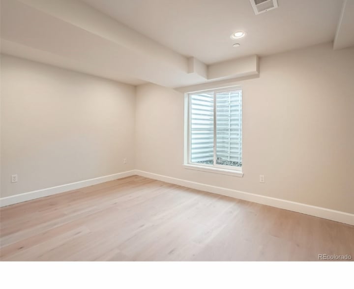 Building Photo - 10071 Flower St