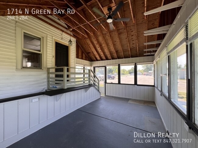 Building Photo - 1714 N Green Bay Rd