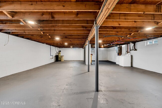 Building Photo - 1230 Dove St