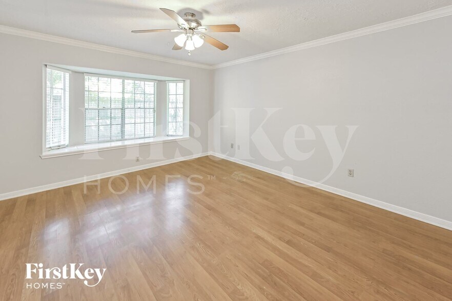 Building Photo - 15966 Oak Mountain Dr
