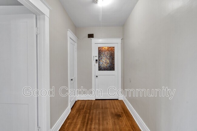 Building Photo - 79 Saranac Ave