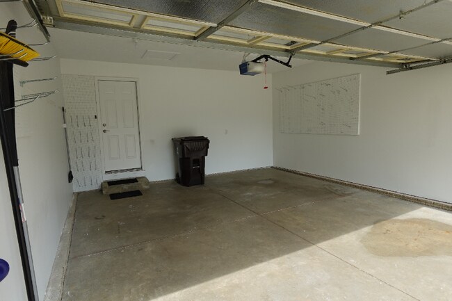 Building Photo - 2211 W Jubilee Ln