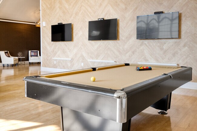 Building Photo - 3251 Lowell Blvd