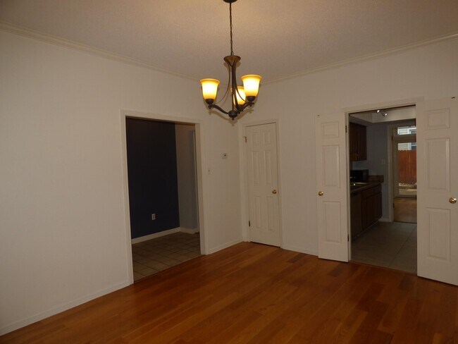 Building Photo - 1695 Belvedere Ct