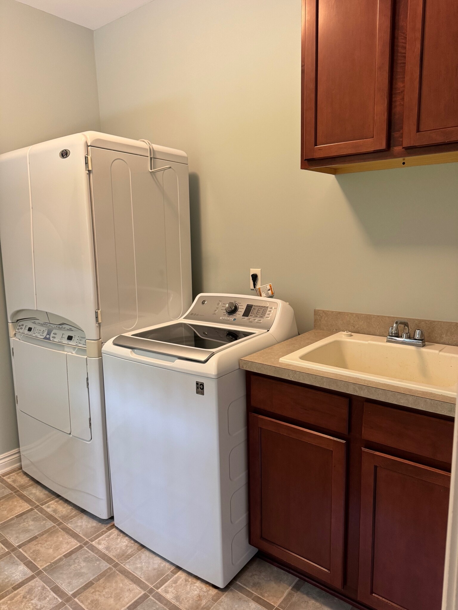 Laundry Room - 52 Grandview Cir