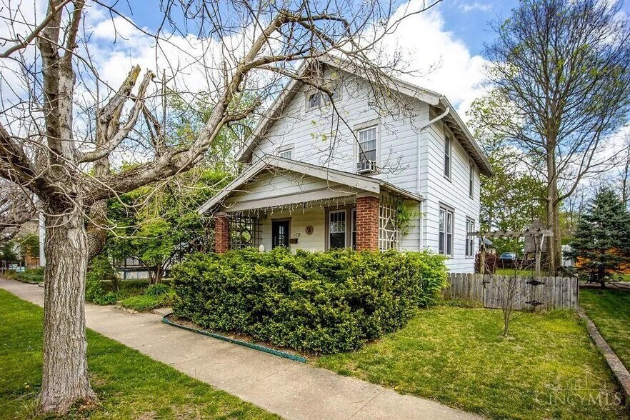 Building Photo - 719 S College Ave