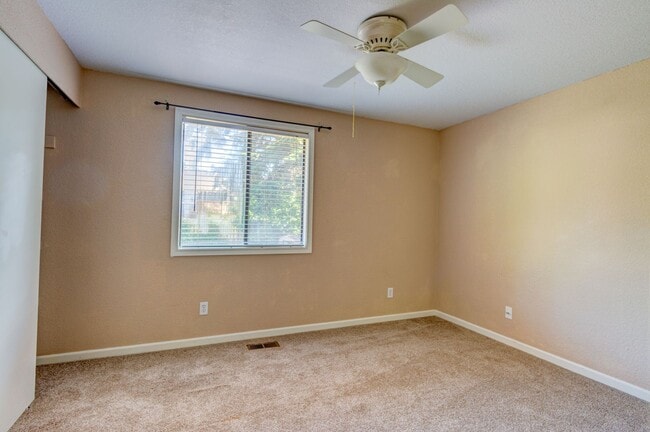 Building Photo - Beautiful Westside Oak Harbor Home Near Sunset Beach – 3 Bed + Bonus Room