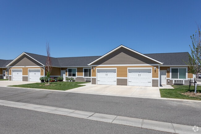 FREE attached garage & driveway - Hoop Dreams